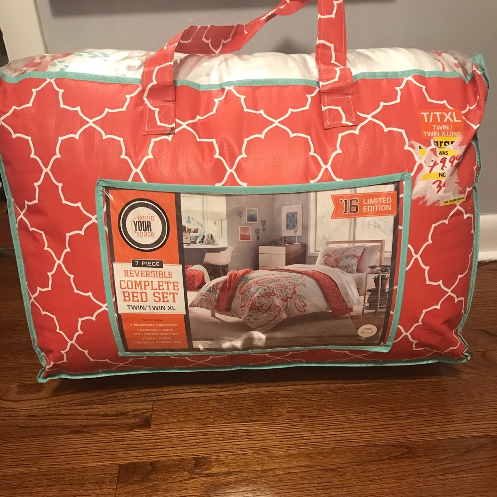 Twin XL comforter set